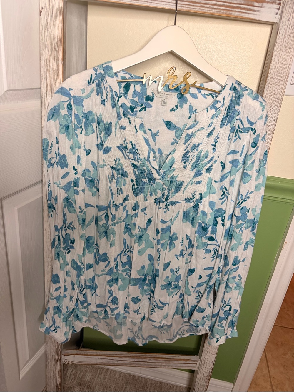 🪻Lucky Brand Blue Floral Smocked Peasant Blouse L